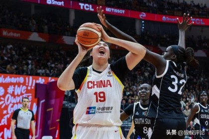 开云体育官方入口-女篮“核武”小试牛刀！张子宇7中5砍11分5板 下半场获提前轮休